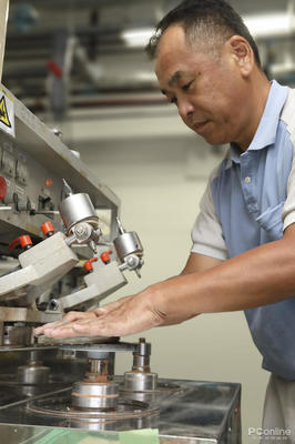 佳能EOS R日本體驗之旅 探秘宇都宮工廠，揭開紅圈鏡頭的光學鏡片加工奧秘